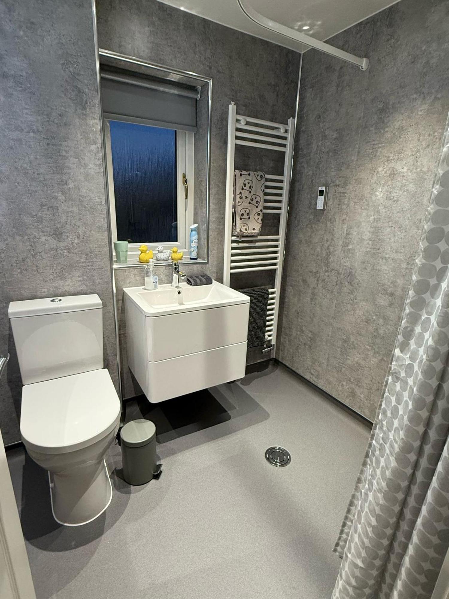 Single Room With Beautiful Garden EDI Exterior photo