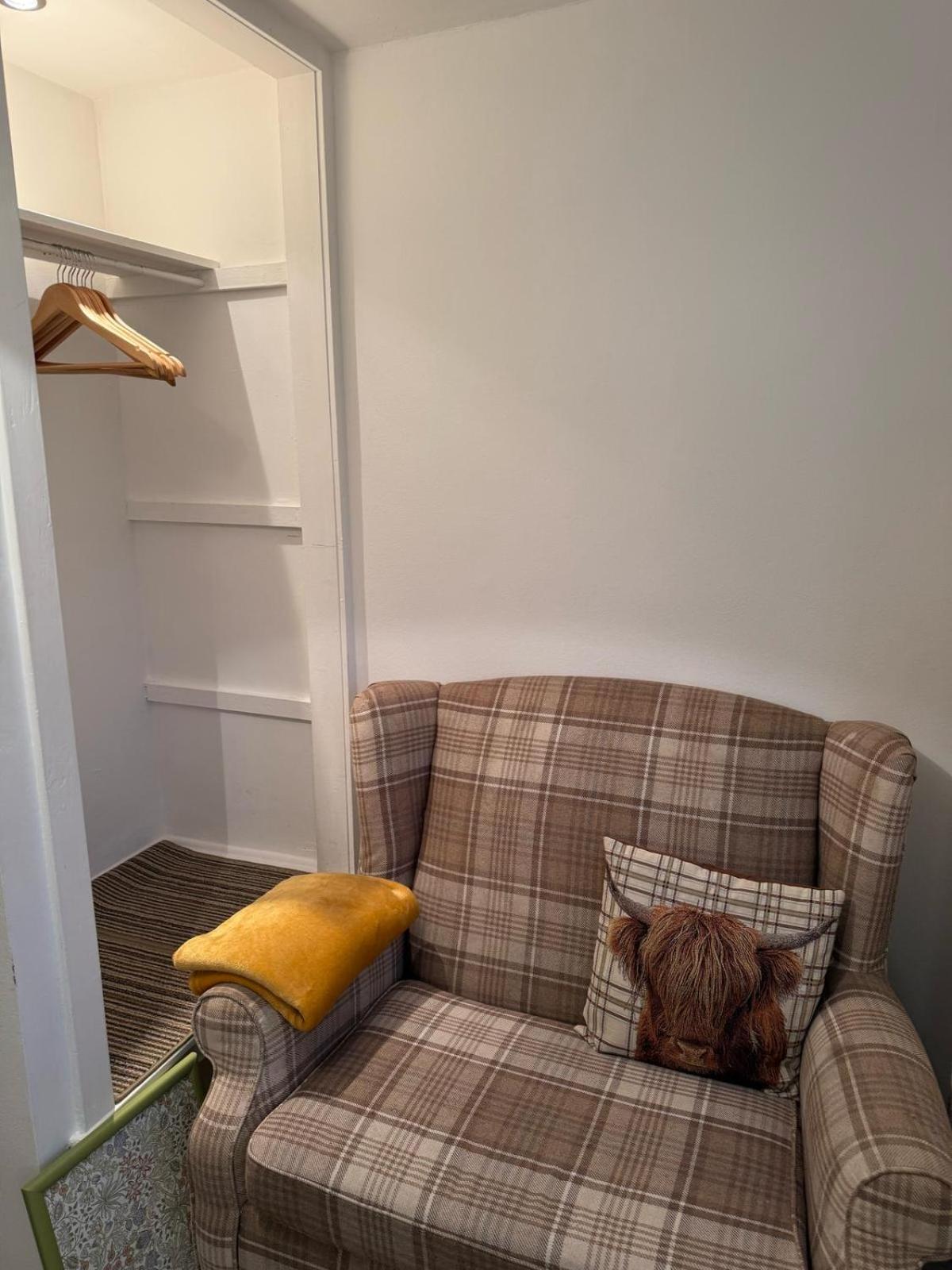 Single Room With Beautiful Garden EDI Exterior photo