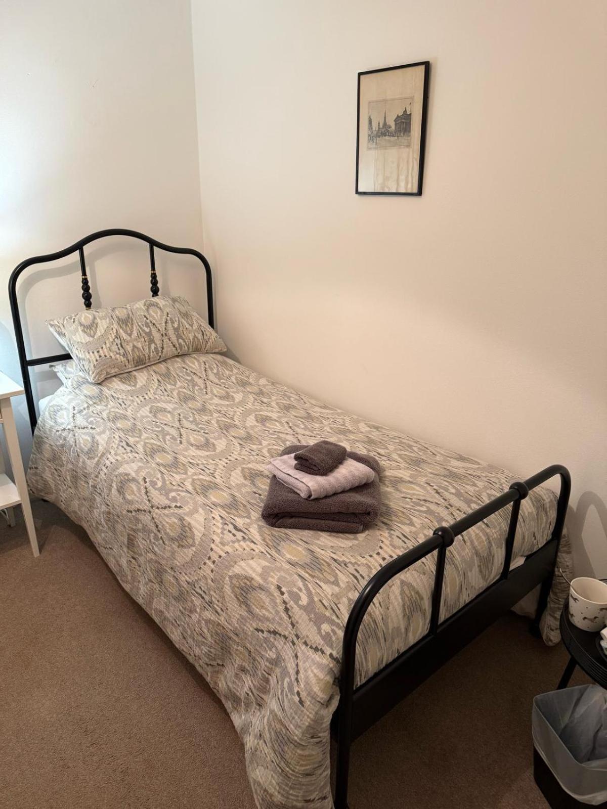 Single Room With Beautiful Garden EDI Exterior photo