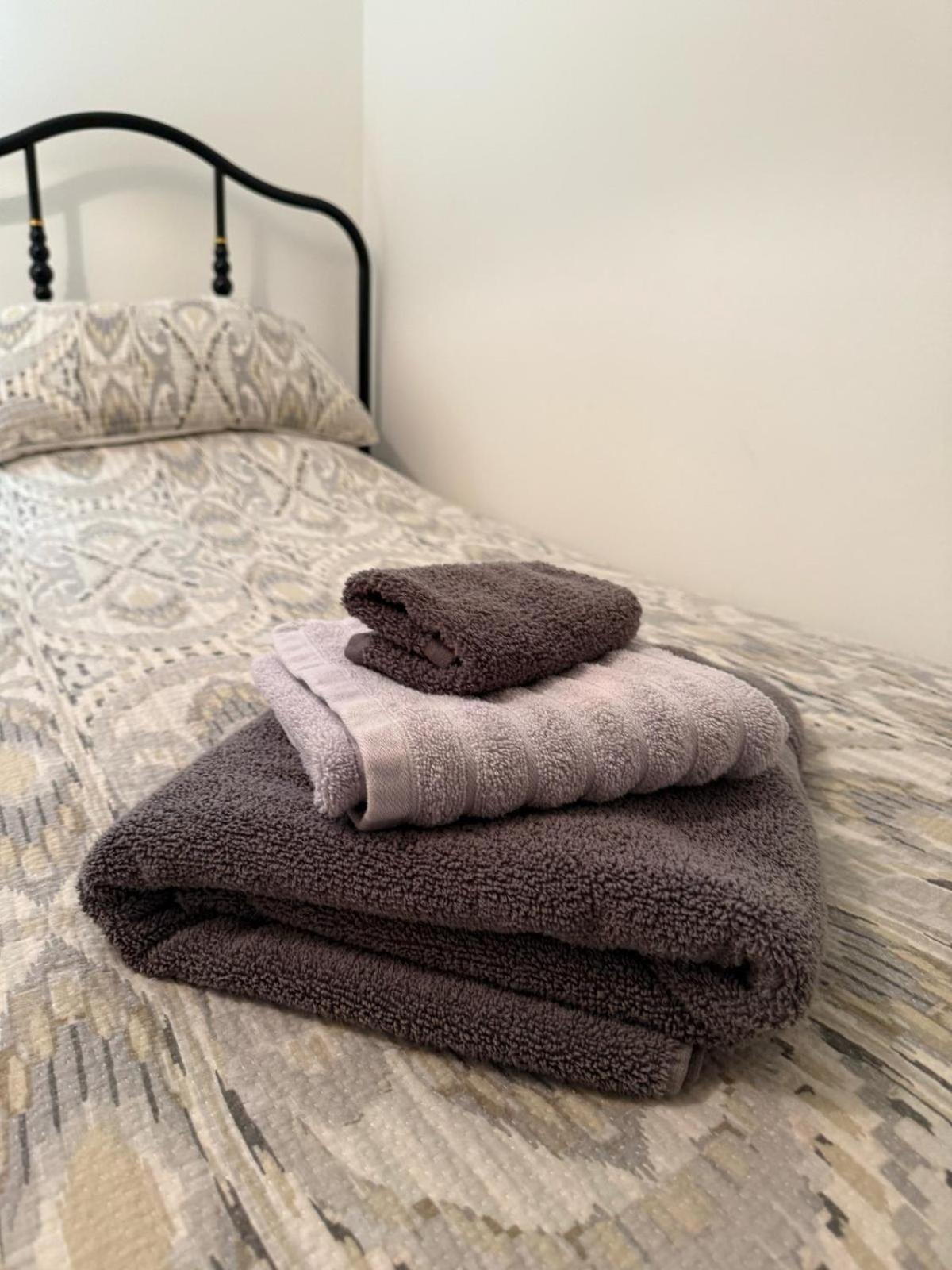 Single Room With Beautiful Garden EDI Exterior photo